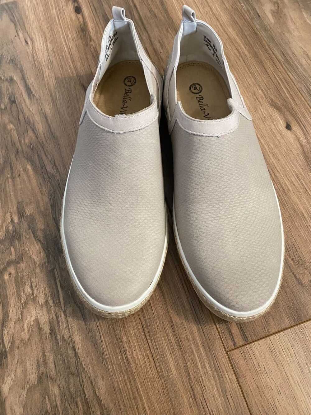 Bella Vita Wrenley Athletic Shoes Women's 10 M Beige Slip On Low Top Sneaker S22
